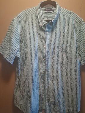 Nautica Men’s Short Sleeve Teal and White Striped Seersucker Button-Down Shirt